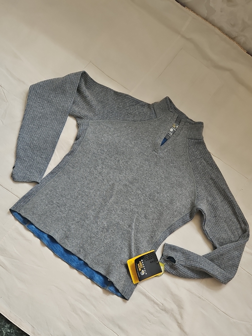 Mountain Hardwear S - Xs Women's Gray V-Neck Sweater